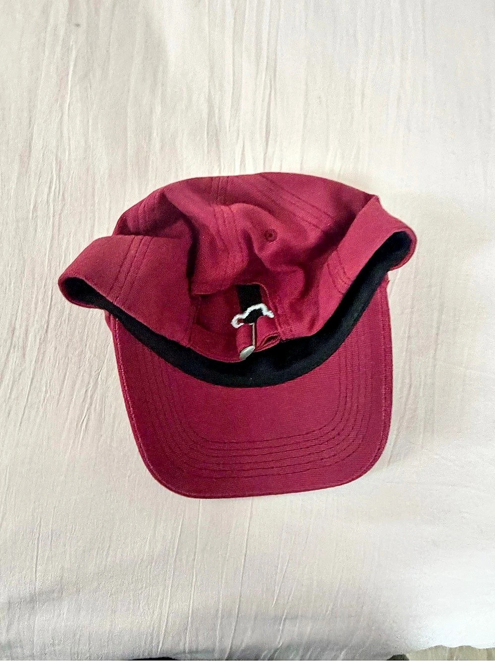 Red Baseball Cap Like New - Picture 3 of 3